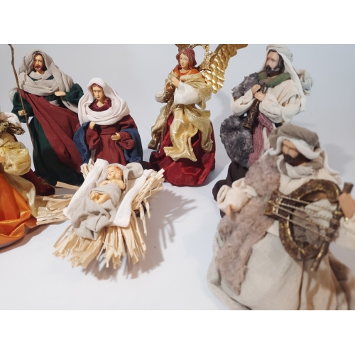 Figury do szopki bożonarodzeniowej - Zestaw FS18M - Figurki w ubraniach z materiału do szopki betlejemskiej