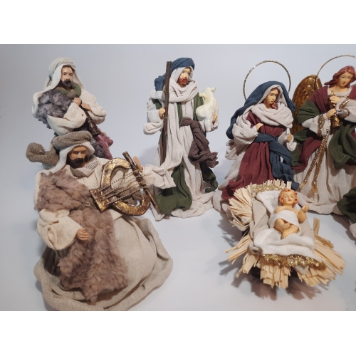 Figury do szopki bożonarodzeniowej - Zestaw FS18R - Figurki w ubraniach z materiału do szopki betlejemskiej