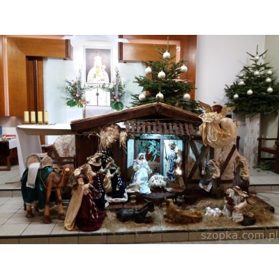 Szopka betlejemska w kościele pw. Matki Bożej Różańcowej w Radwanicach - Boże Narodzenie 2017